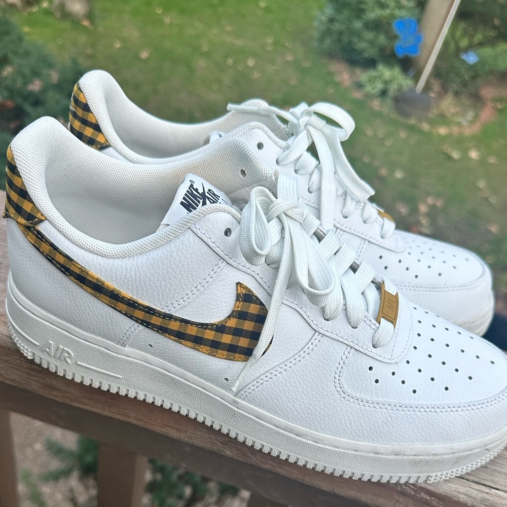 Nike Air Force 1 Low | Game Day Colors Black/Yellow Gingham Swoosh | Size 10.